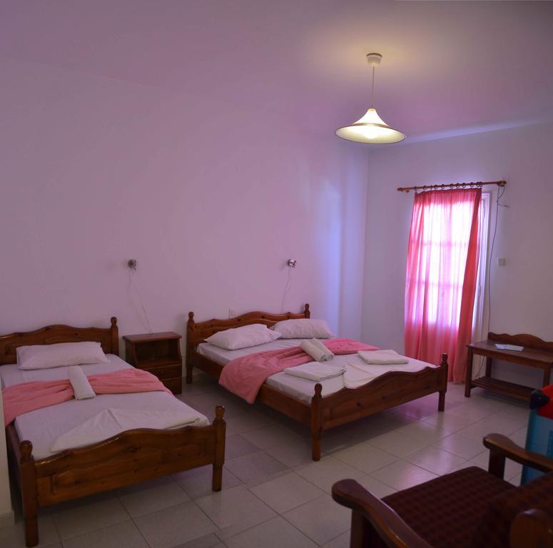 Pension Christina Egíali Habitación foto